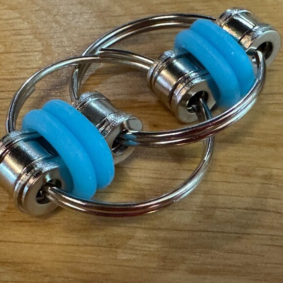 Fidget Toy: 4 Piece Flippy Roller Flick (Bike) Chain Fidget Toys with Case - Picture 14 of 16